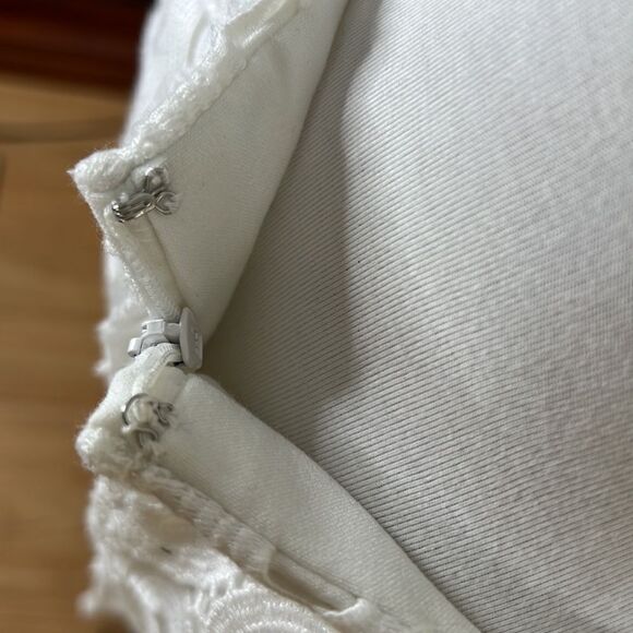 Calvin Klein Sleeveless Circle Lace Popover Sheath - Picture 12 of 13